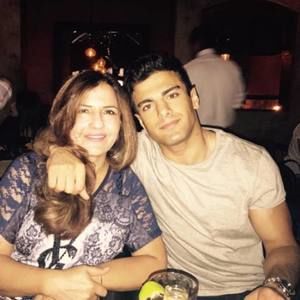 Meet your Posher, Amir